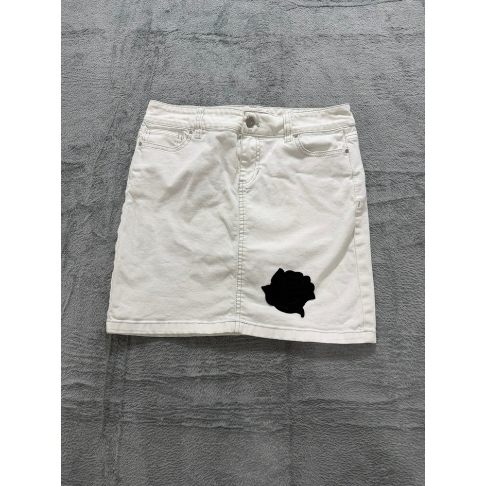 White House Black Market Denim Mini Skirt Women Size 2 White Floral Stretch - Picture 2 of 13